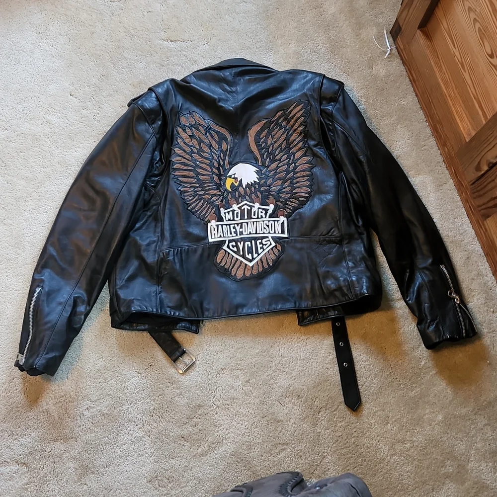 Leather jacket - Picture 1 of 4